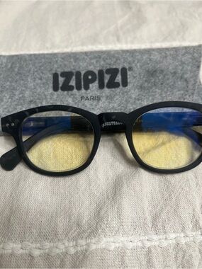 IZIPIZI Round Reading Glasses in Tortoiseshell